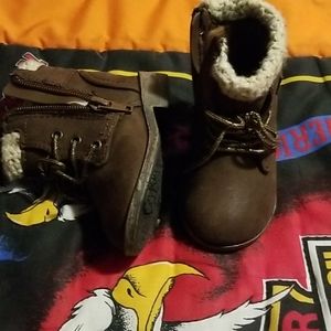 Infants boots